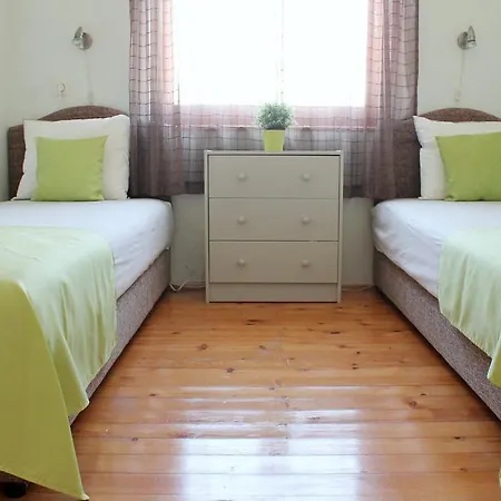 Appartement Milna 1 *